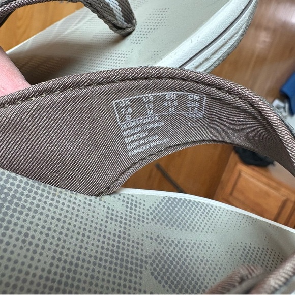 Clarks Collection Beige Taupe Sandals Breeze Sea Slip On Thong Womens Size 10 M - Picture 8 of 10